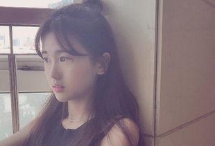 快手红人杨清柠背景,从网红到争议人物，她的成长之路