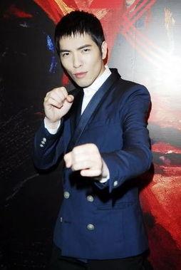 肃敬腾个人资料,才华横溢的青年艺术家，传承与创新的艺术探索者